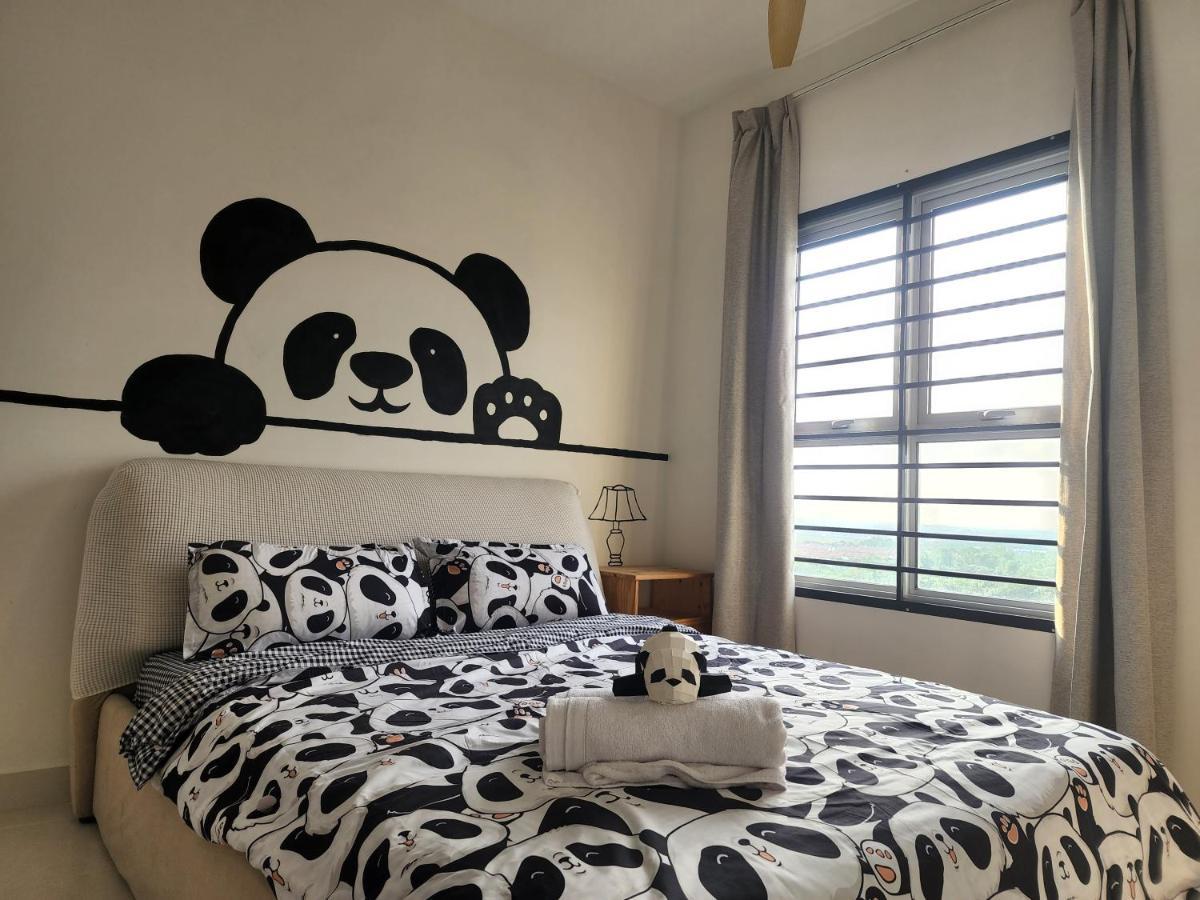 Netflix Panda House 3B2R Rimbayu Kota Kemuning With Atari Games Apartman Teluk Panglima Garang Kültér fotó