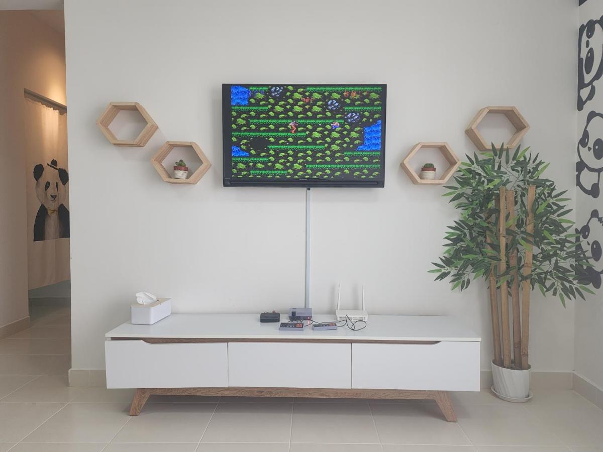 Netflix Panda House 3B2R Rimbayu Kota Kemuning With Atari Games Apartman Teluk Panglima Garang Kültér fotó