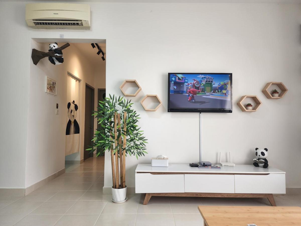 Netflix Panda House 3B2R Rimbayu Kota Kemuning With Atari Games Apartman Teluk Panglima Garang Kültér fotó
